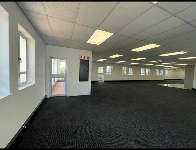 377M² OFFICE TO LET IN BRYANSTON